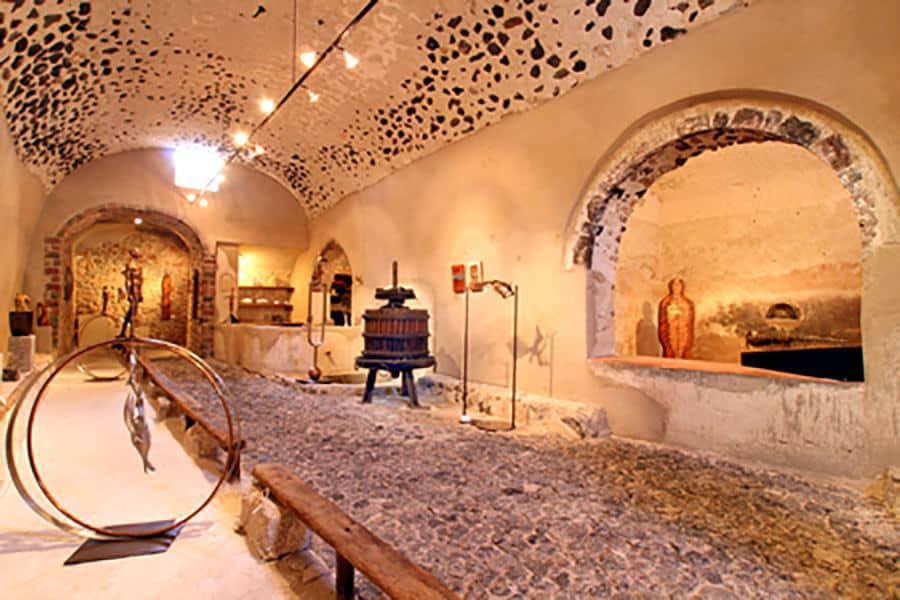 art space - 9 museums in Santorini
