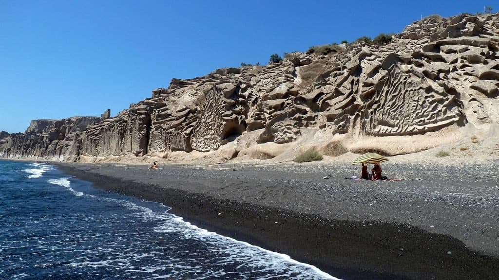 santorini-vlychada-beach Πού να κολυμπήσετε στην Σαντορίνη
