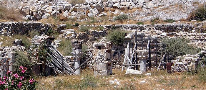 Η Αγία Ειρήνη στην Περίσσα - Αξιοθέατα της Σαντορίνης