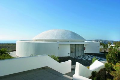 trained many successful winegrowers in Santorini